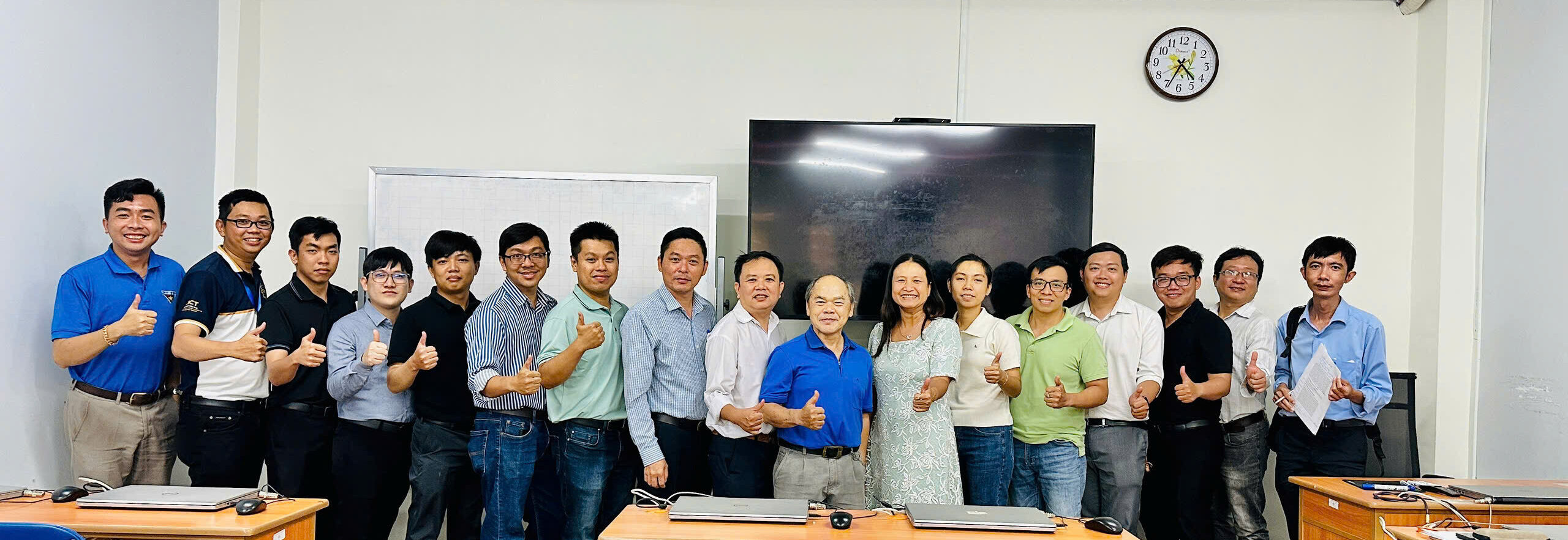 Tập thể Khoa Khoa học máy tính
