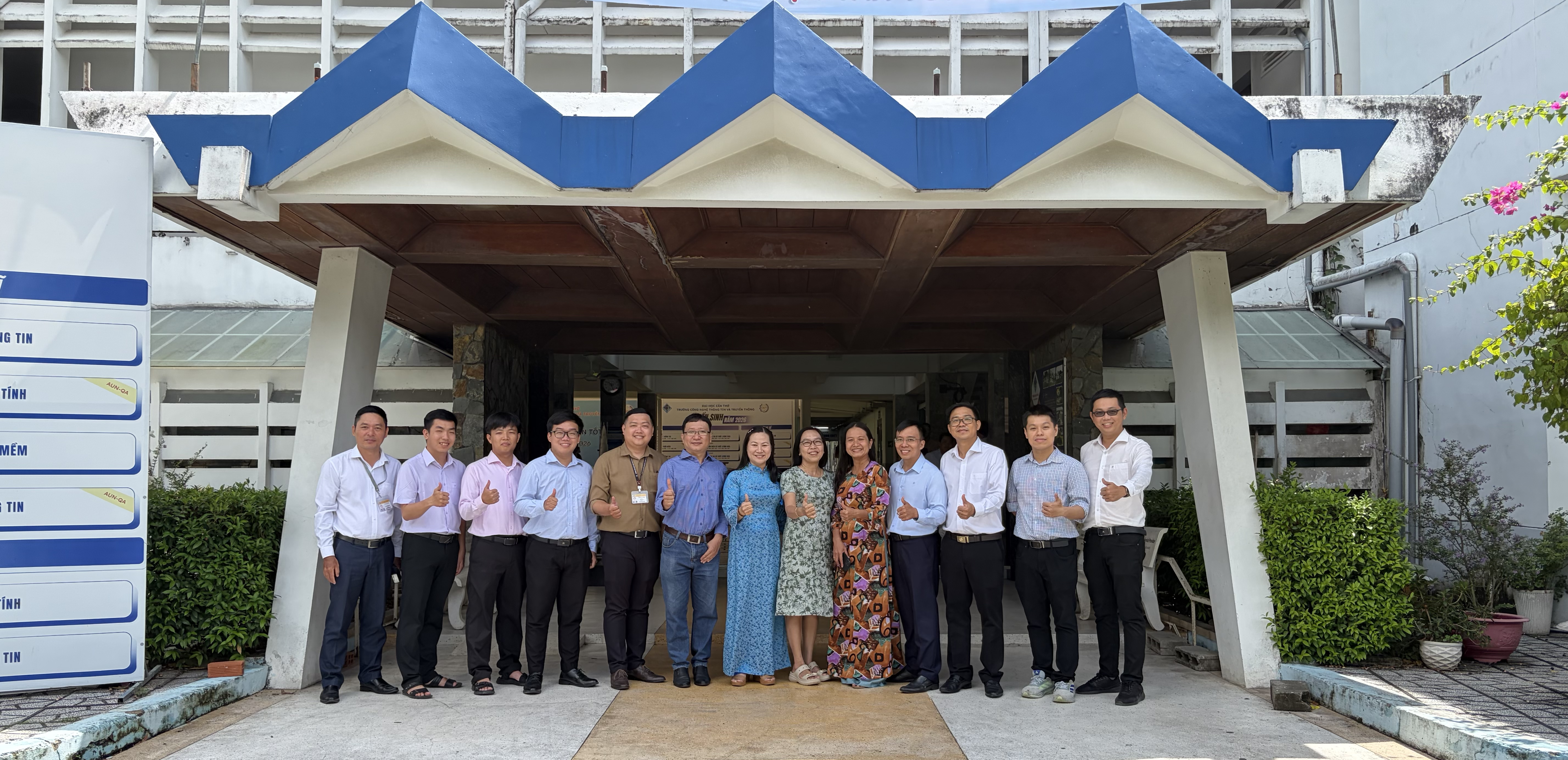 Tập thể Khoa Khoa học máy tính