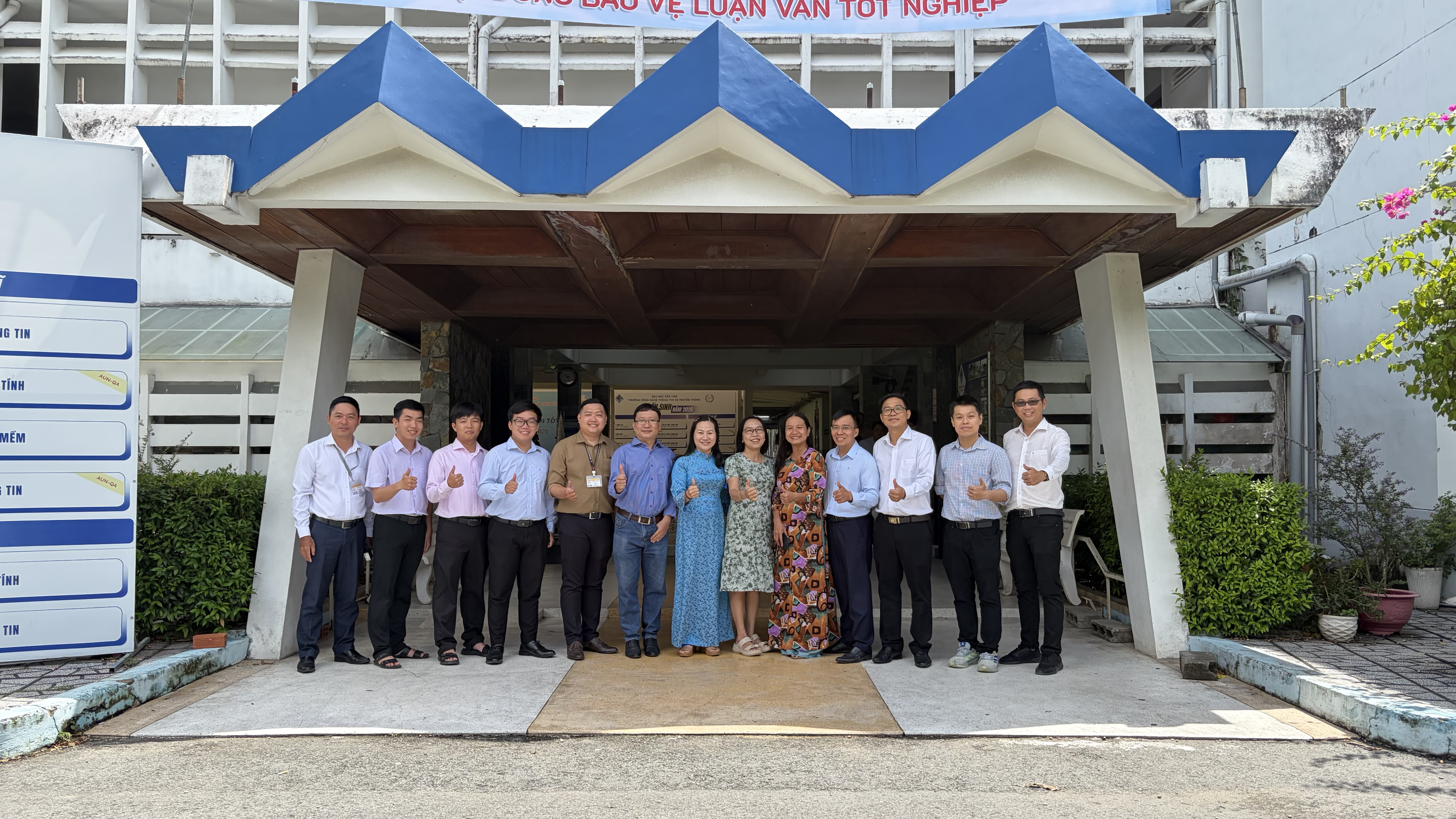 Tập thể Khoa Khoa học máy tính